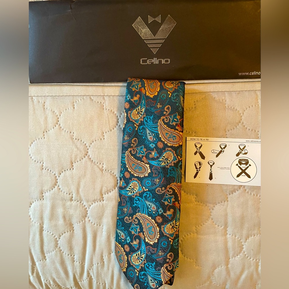 Brand New Celino  multi color premium Turkey made mens necktie.